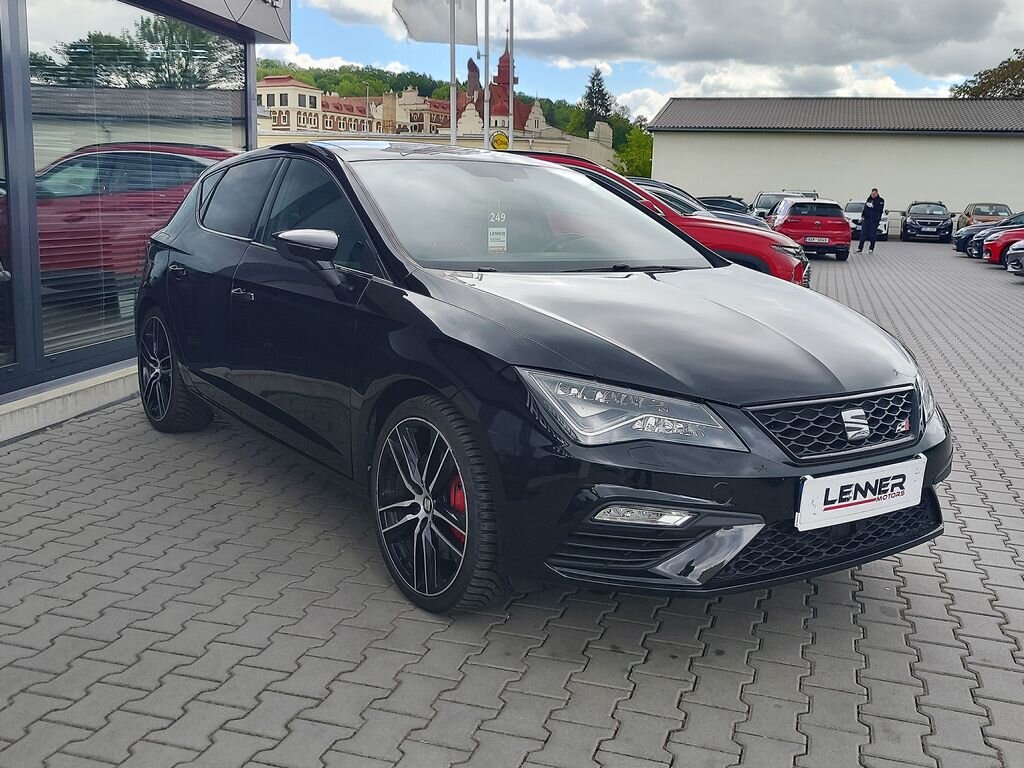Seat Leon Hatchback 2,0 l 221 kw