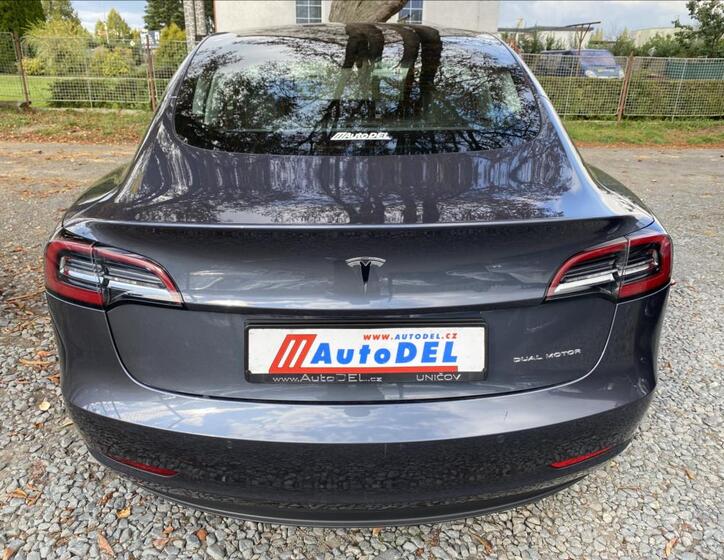 Tesla Model 3 5