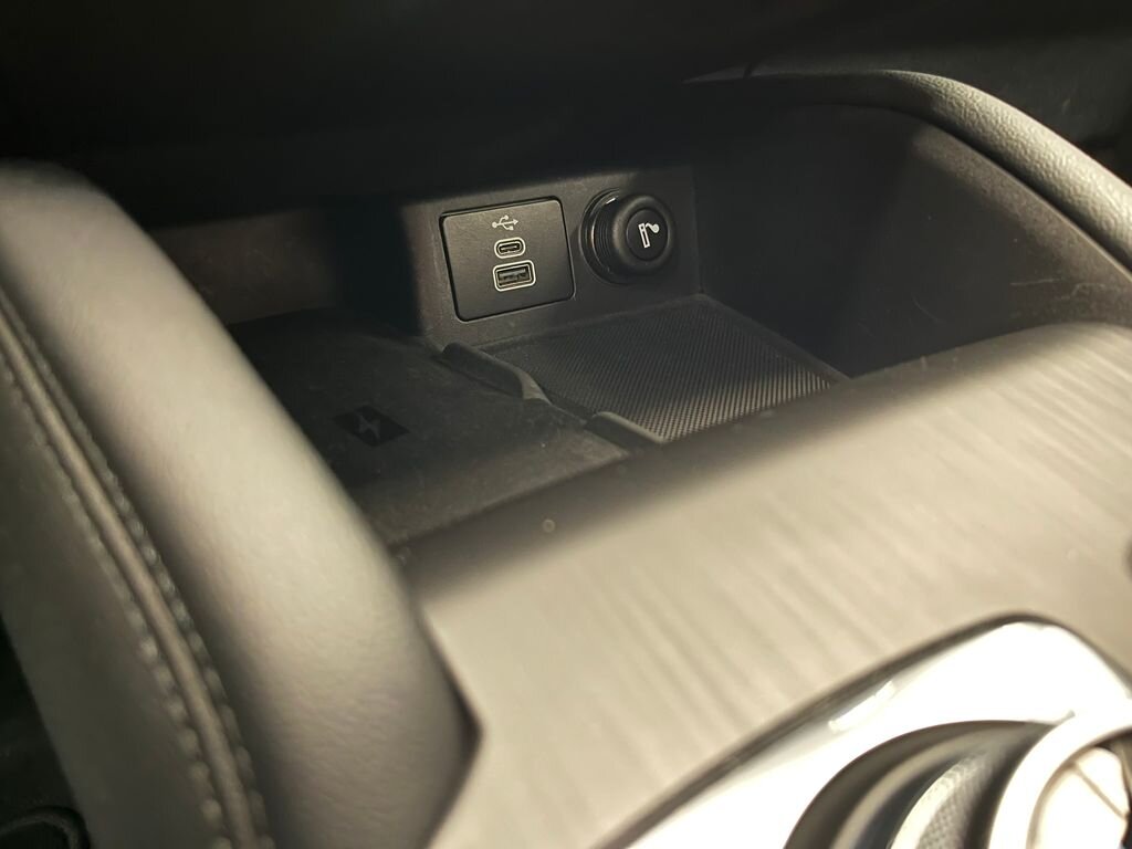 Ford Kuga SUV / Terénní 2,5 l 140 kw