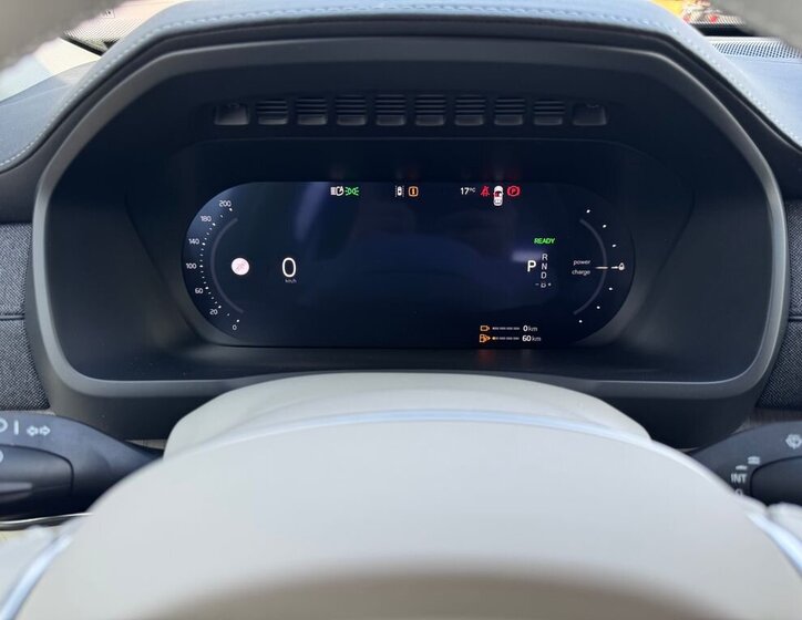 Volvo XC90 SUV / Terénní 2,0 l 335 kw