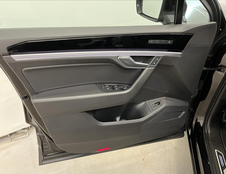 Volkswagen Touareg SUV / Terénní 3,0 l 210 kw