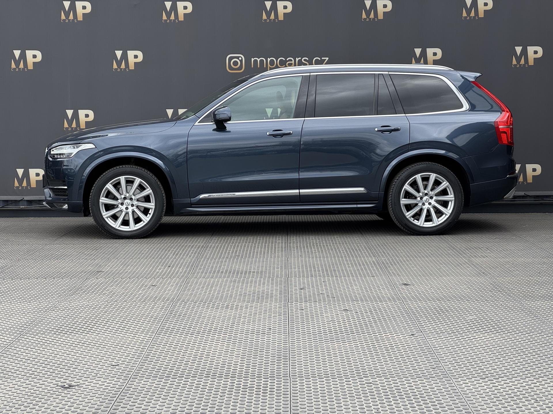 Volvo XC90 SUV / Terénní 2,0 l 173 kw