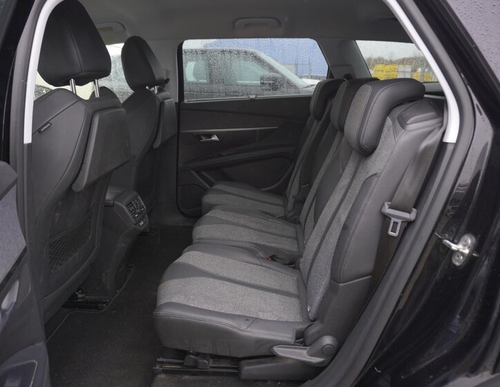 Peugeot 5008 SUV 1,2 l 96 kw