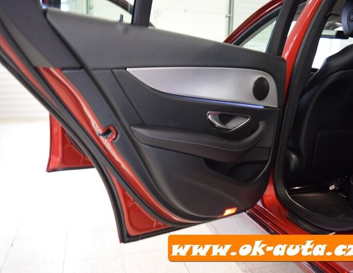 Mercedes-Benz Třídy E Sedan 0,0 110 kw