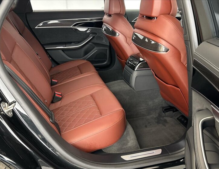 Audi A8 Sedan / Limuzína 3,0 l 210 kw