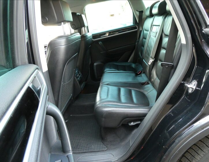 Volkswagen Touareg SUV / Terénní 3,0 l 180 kw