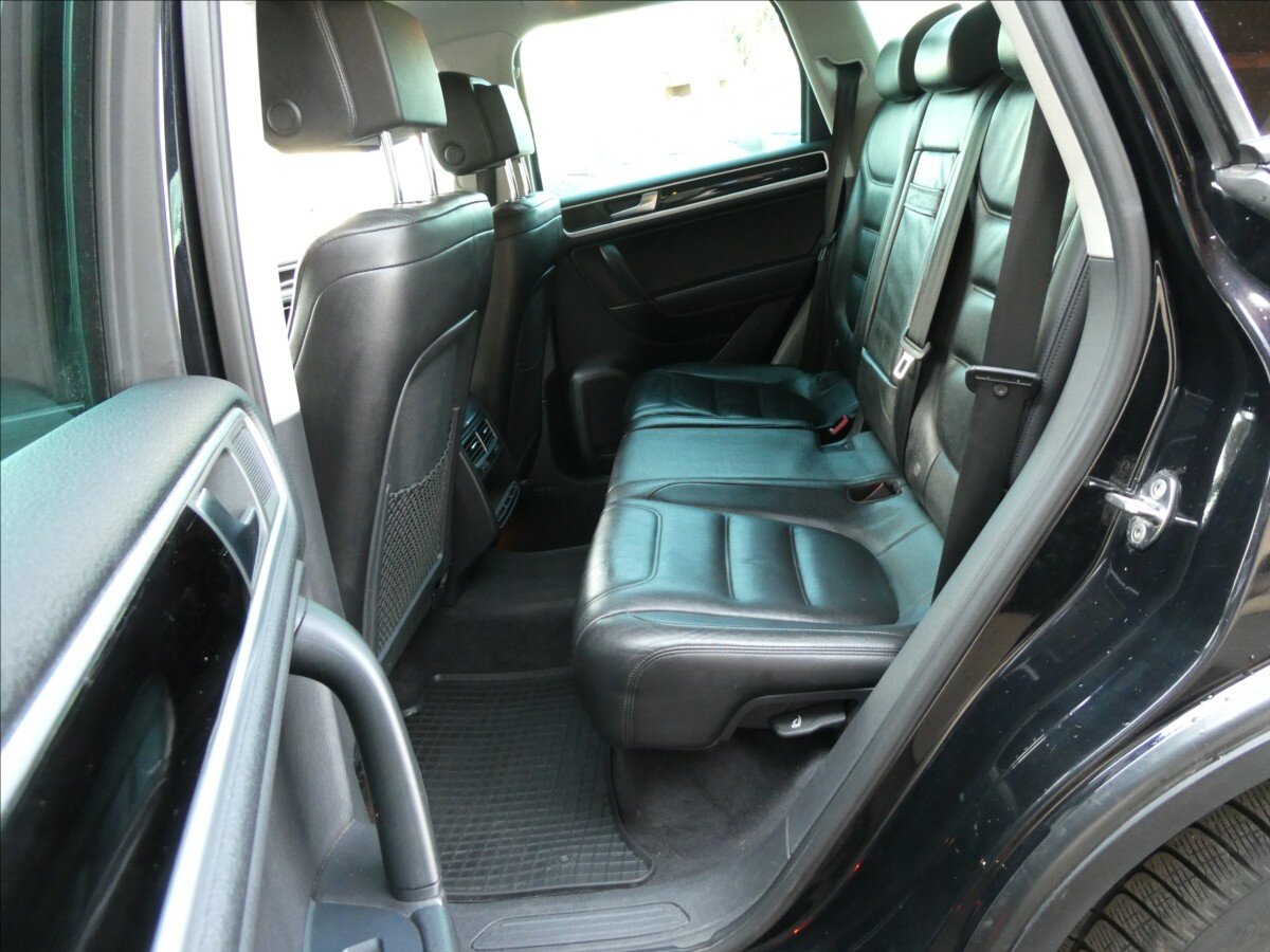 Volkswagen Touareg SUV / Terénní 3,0 l 180 kw