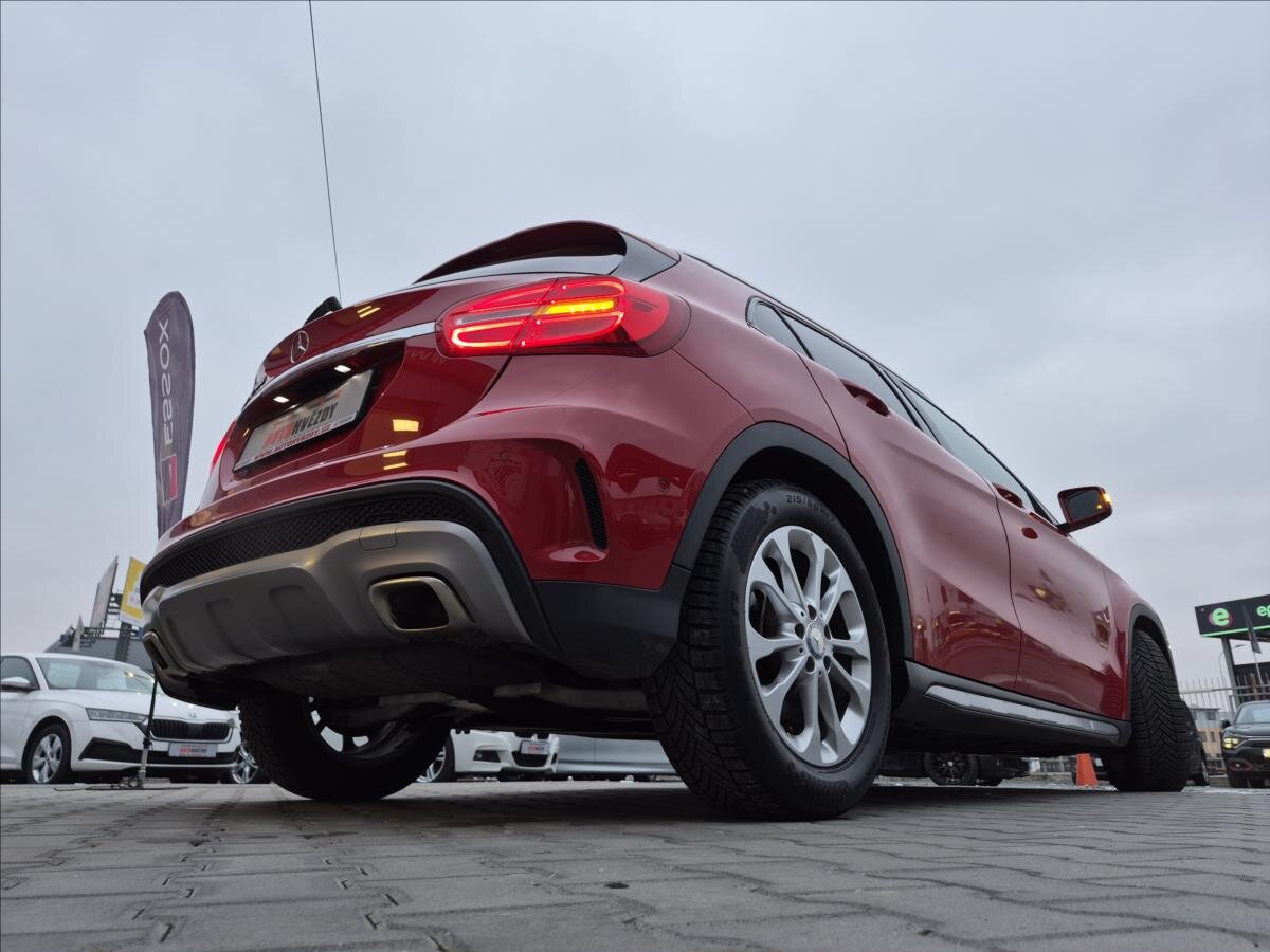 Mercedes-Benz GLA SUV / Terénní 1,6 l 115 kw