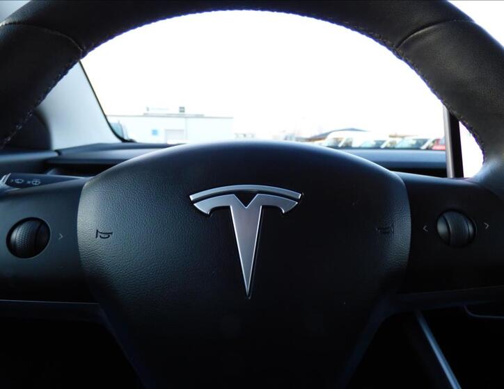 Tesla Model 3 12