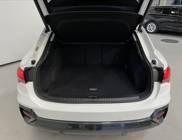 Audi Q3 SUV 1,5 l 110 kw