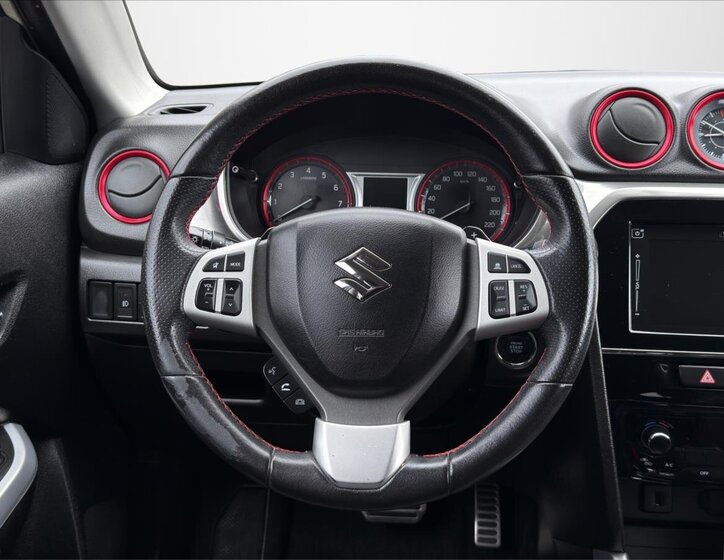 Suzuki Vitara SUV / Terénní 1,4 l 103 kw