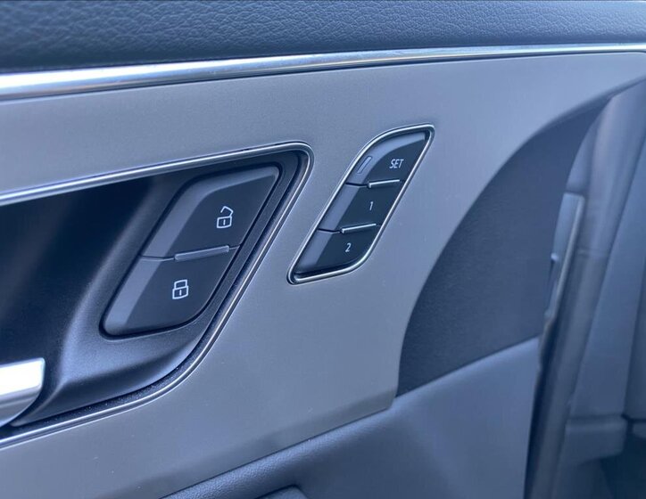 Audi Q8 SUV / Terénní 3,0 l 250 kw