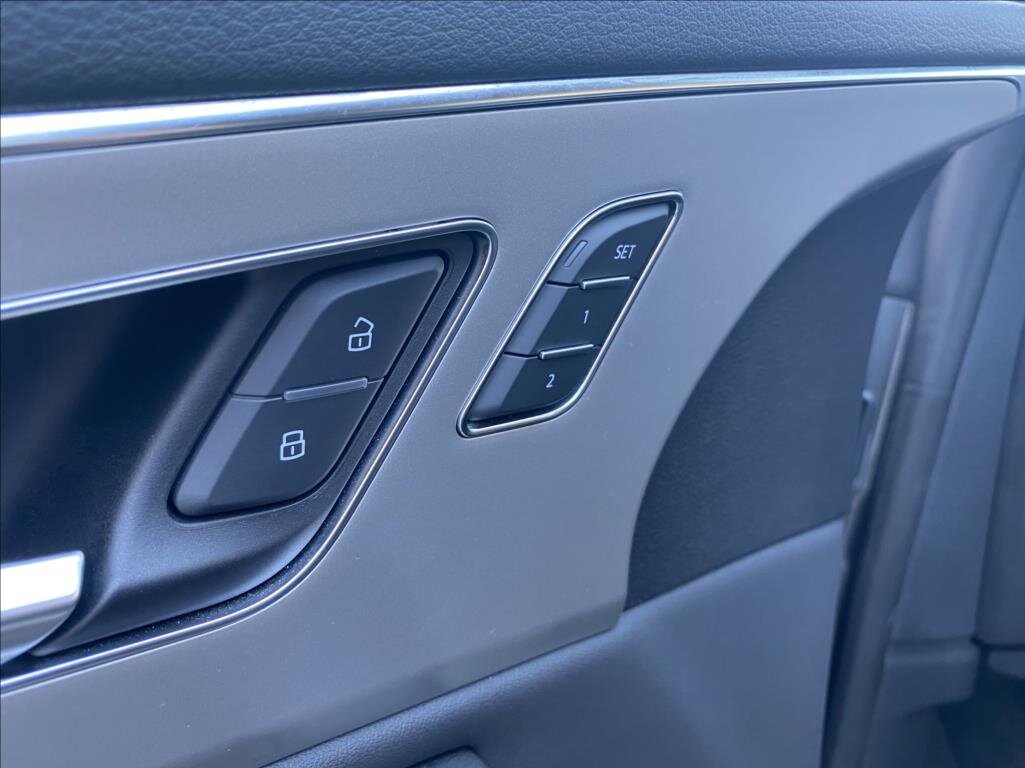 Audi Q8 SUV / Terénní 3,0 l 250 kw