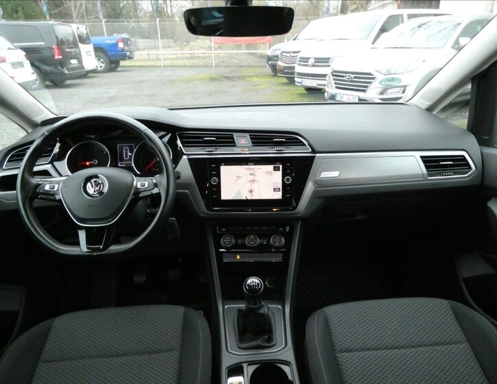 Volkswagen Touran 28