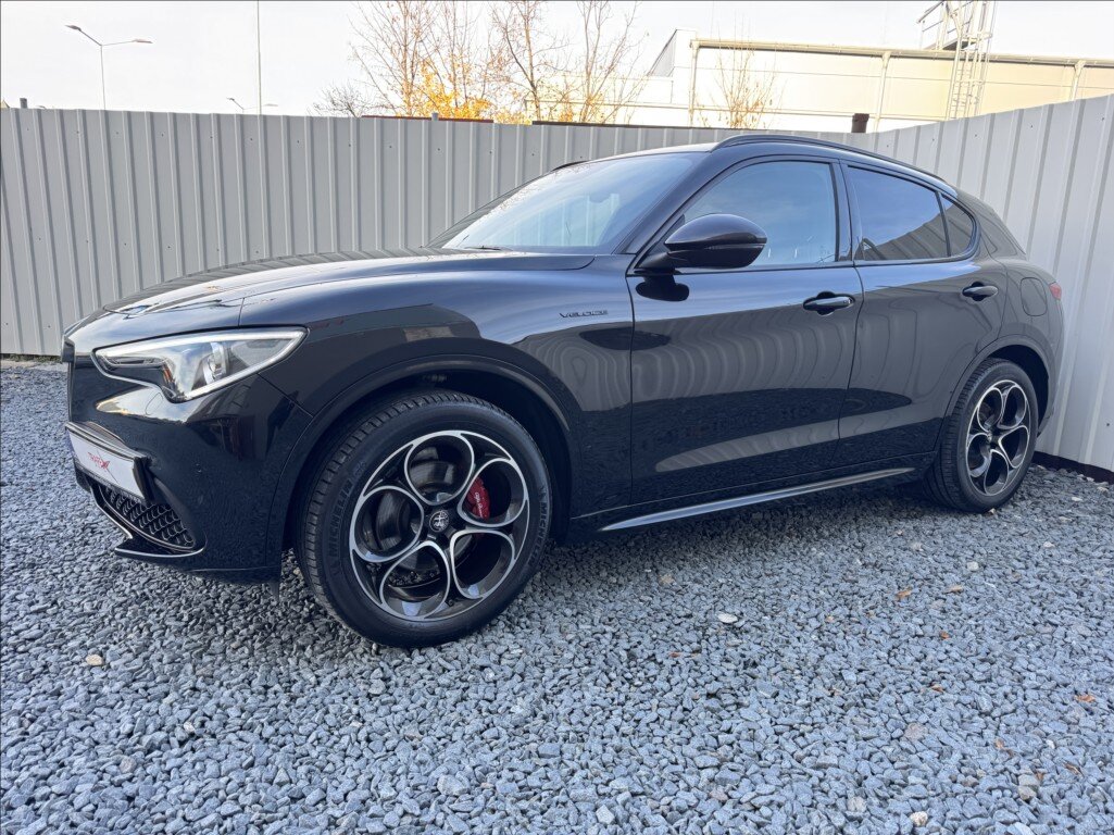 Alfa Romeo Stelvio SUV 2,0 l 206 kw