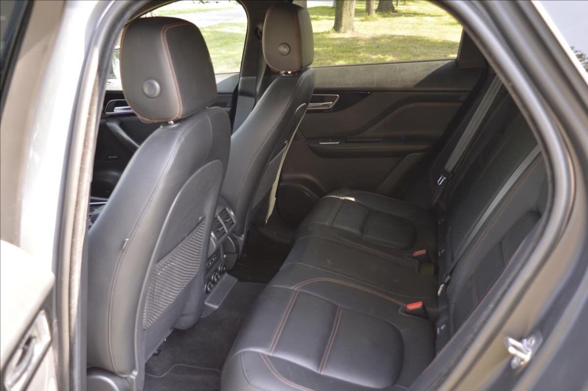 Jaguar F-Pace SUV / Terénní 2,0 l 132 kw