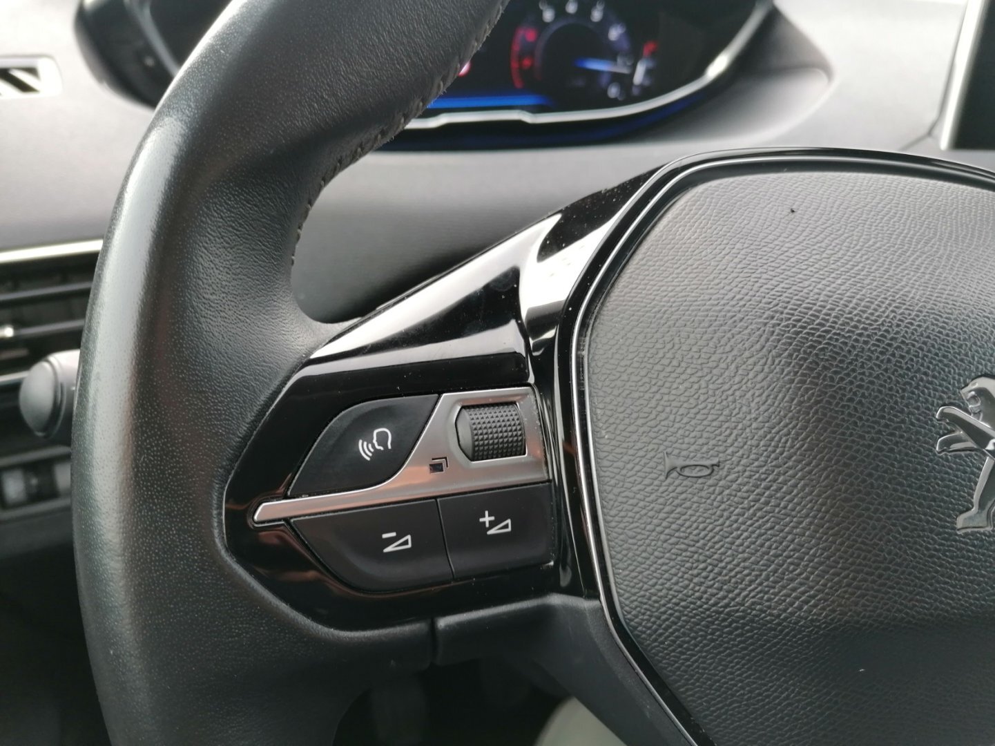 Peugeot 3008 SUV / Terénní 1,2 l 96 kw