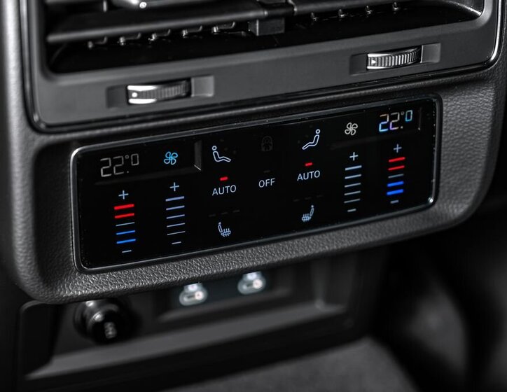 Audi Q8 SUV / Terénní 3,0 l 210 kw
