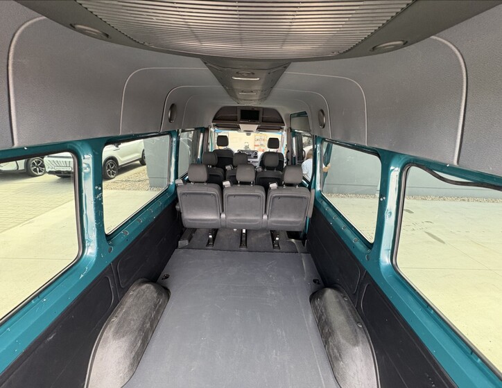 Mercedes-Benz Sprinter 28