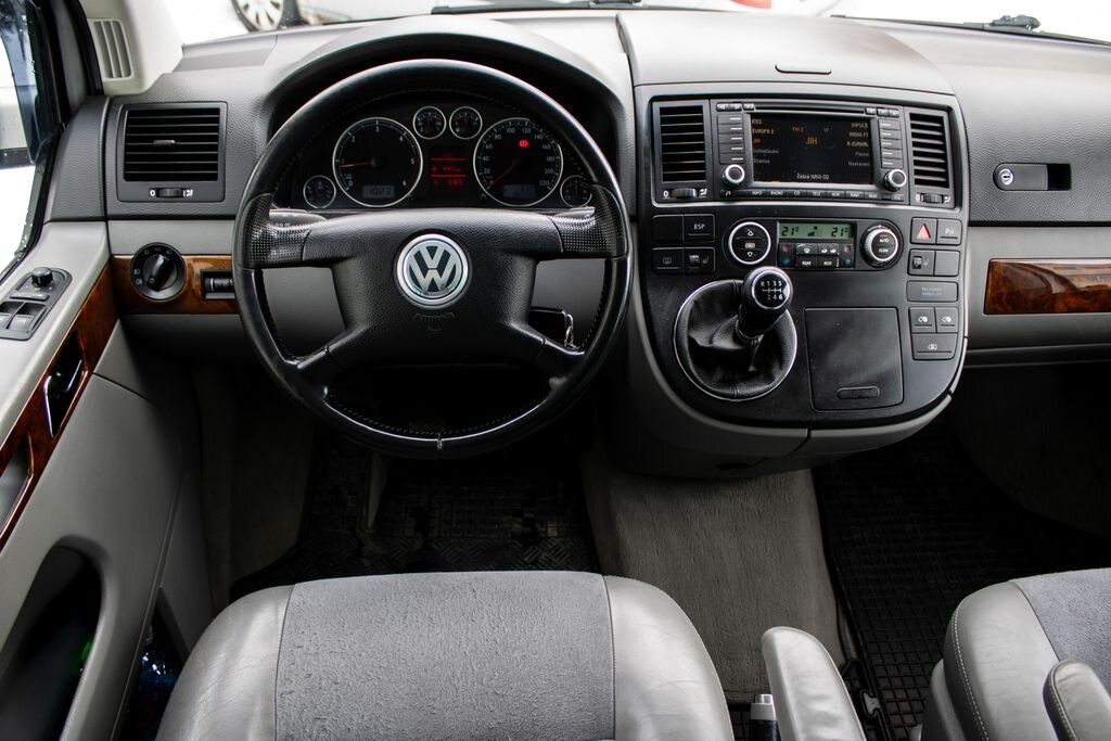 Volkswagen Ostatní VAN-Minibus 2,5 l 128 kw