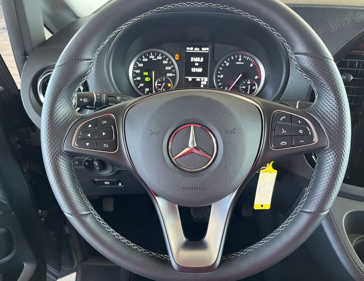 Mercedes-Benz Vito 13