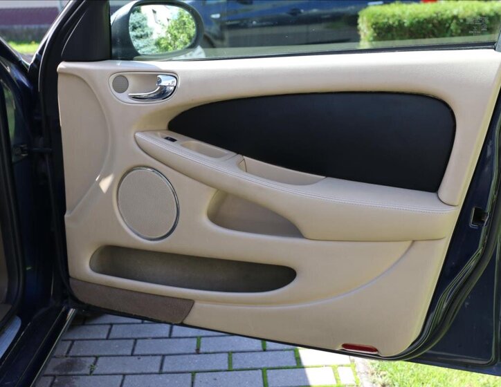 Jaguar X-Type Sedan 2,2 l 114 kw