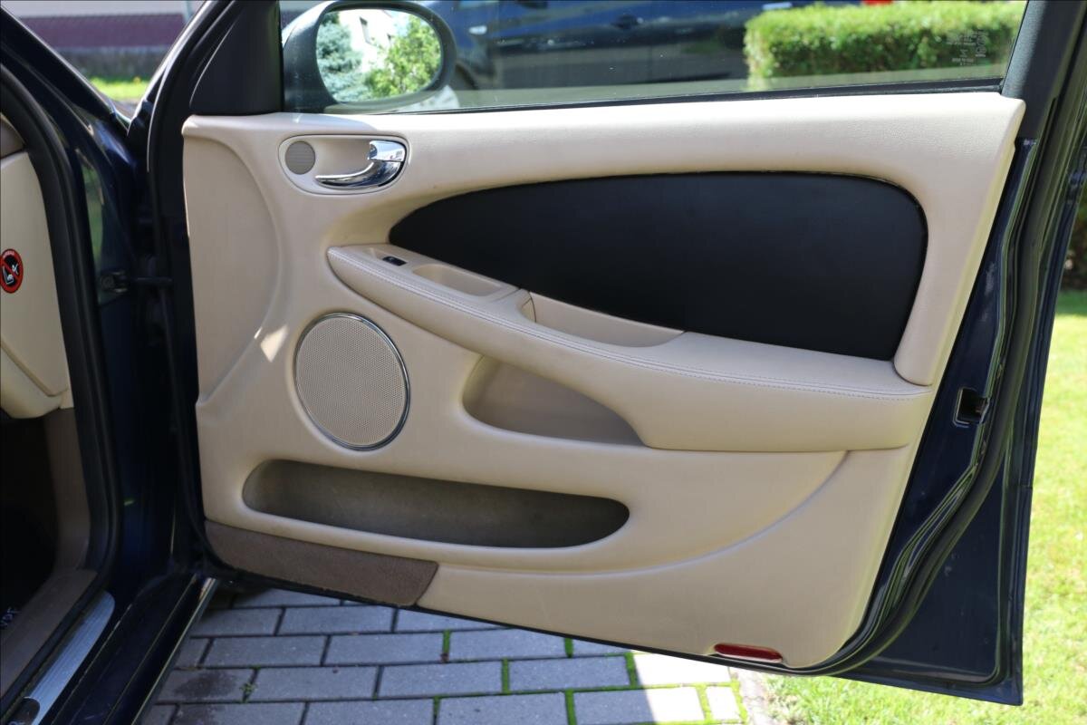 Jaguar X-Type Sedan 2,2 l 114 kw