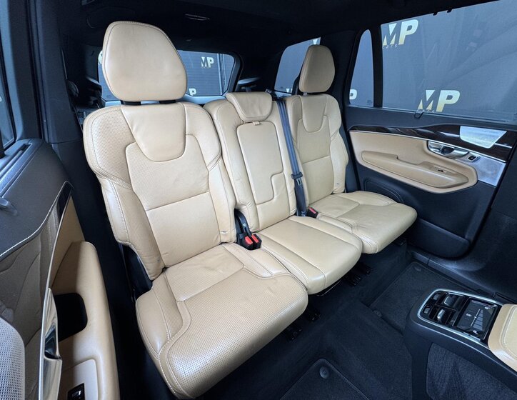 Volvo XC90 SUV / Terénní 2,0 l 173 kw