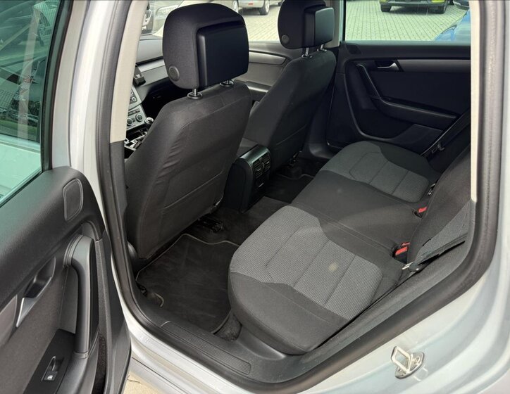 Volkswagen Passat Kombi 1,4 l 90 kw