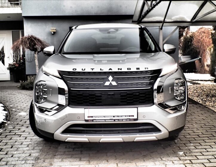 Mitsubishi Outlander 2