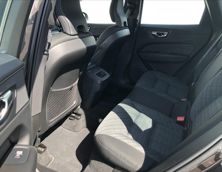 Volvo XC60 SUV / Terénní 2,0 l 145 kw