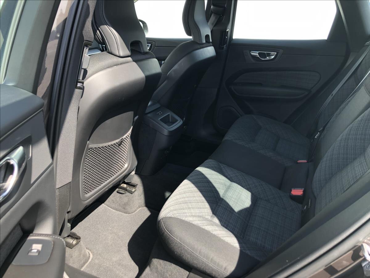 Volvo XC60 SUV / Terénní 2,0 l 145 kw