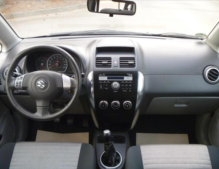 Suzuki SX4 13