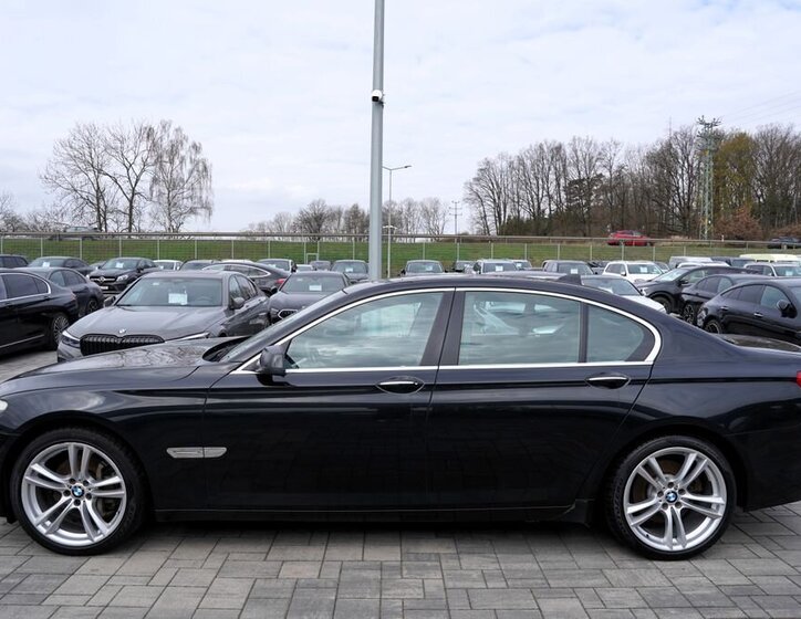 BMW Řada 7 Sedan / Limuzína 3,0 l 180 kw