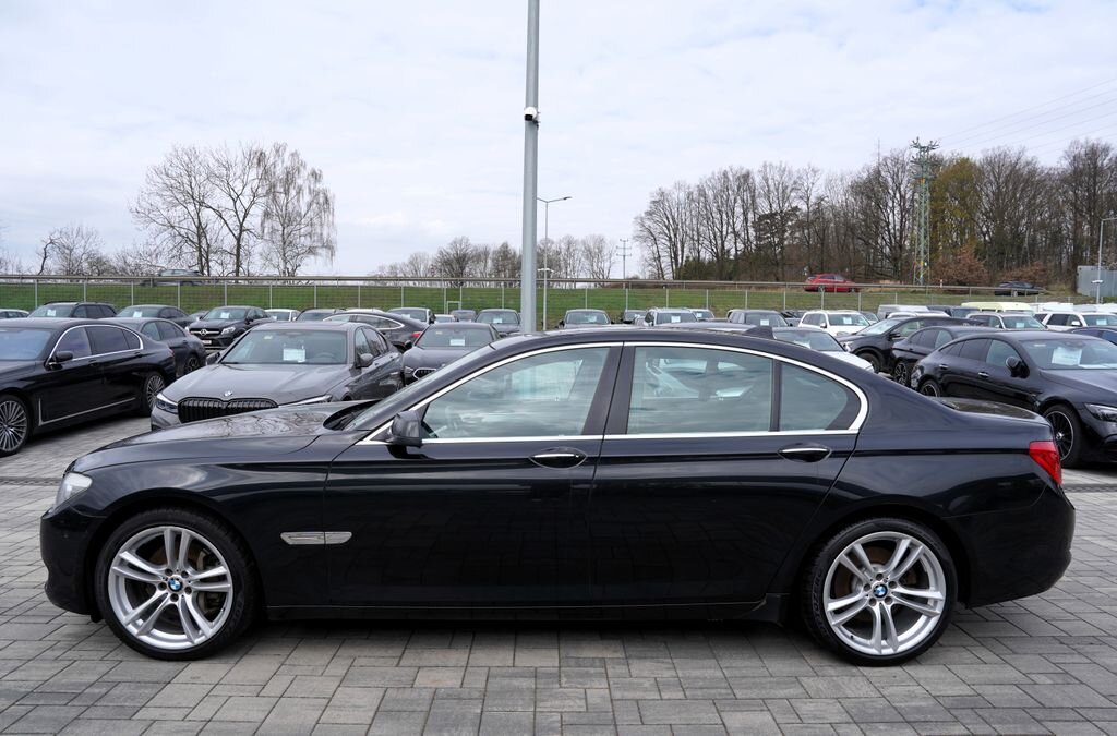 BMW Řada 7 Sedan / Limuzína 3,0 l 180 kw