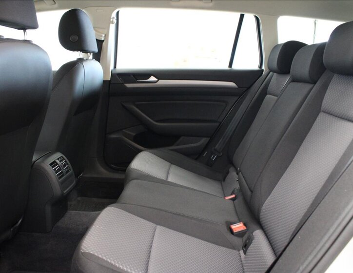 Volkswagen Passat Kombi 2,0 l 110 kw