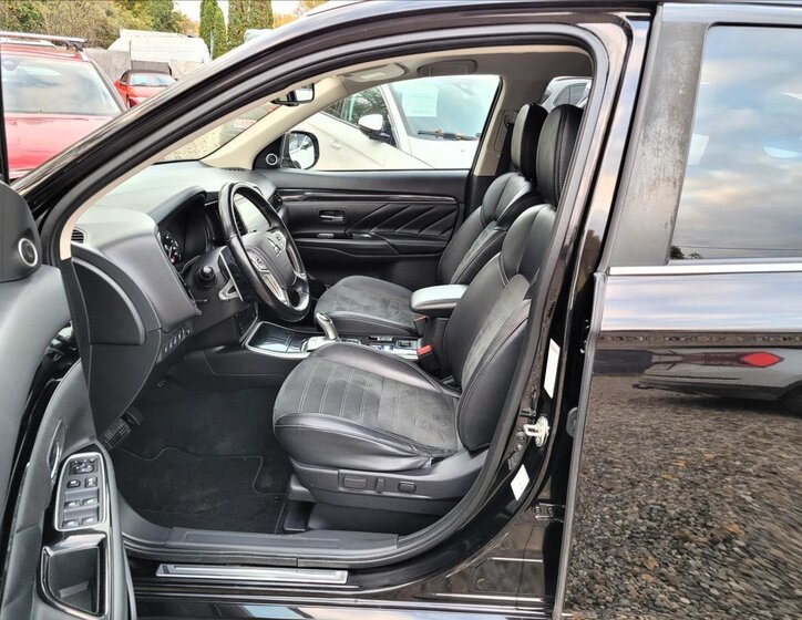 Mitsubishi Outlander SUV / Terénní 2,4 l 165 kw