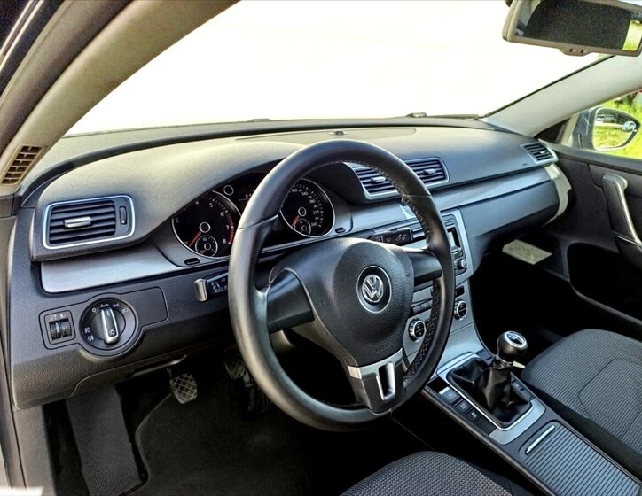 Volkswagen Passat Sedan 1,4 l 110 kw