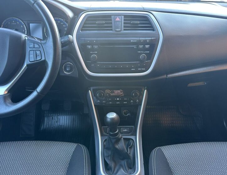 Suzuki SX4 S-Cross 12