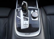 BMW Řada 7 Sedan / Limuzína 4,4 l 390 kw