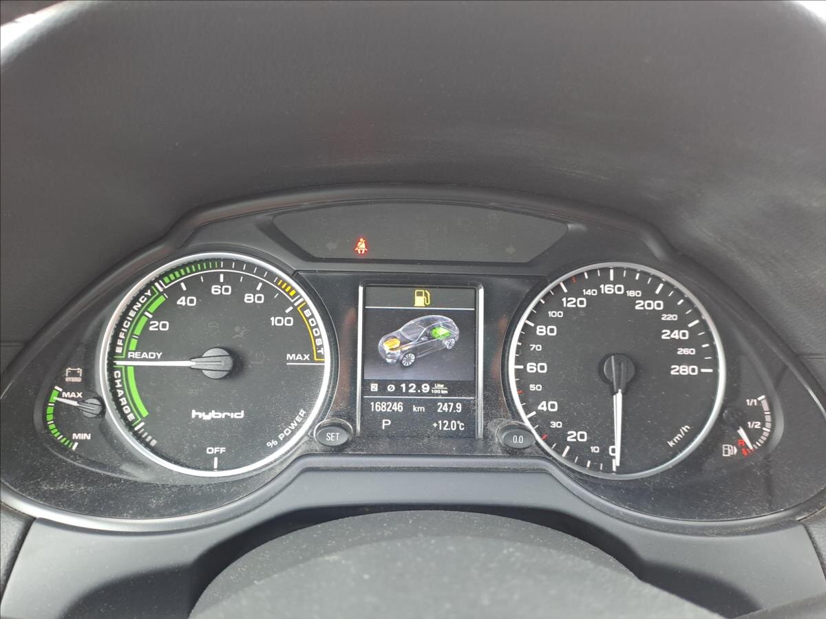 Audi Q5 SUV / Terénní 2,0 l 155 kw