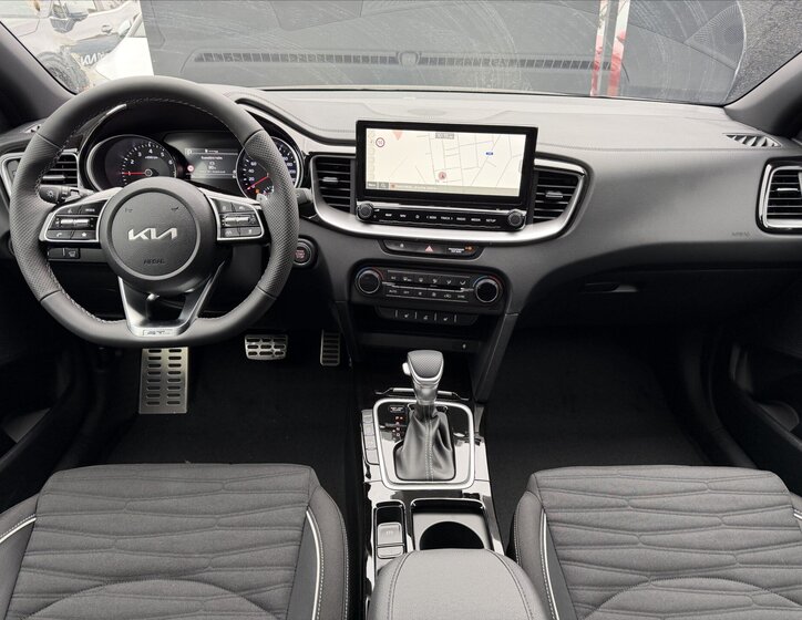 KIA XCeed SUV / Terénní 1,6 l 0