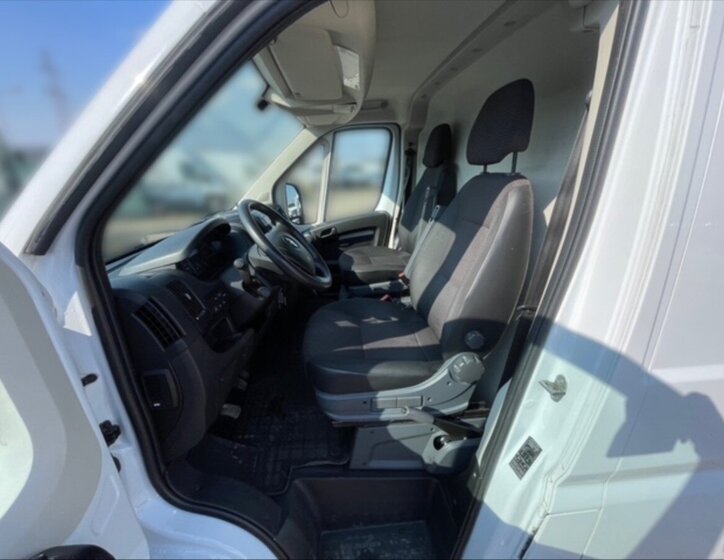 Opel Ostatní Skříň 2,2 l 121 kw