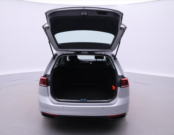 Volkswagen Passat Kombi 1,6 l 88 kw