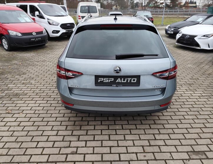 Škoda Superb Kombi 2,0 l 140 kw