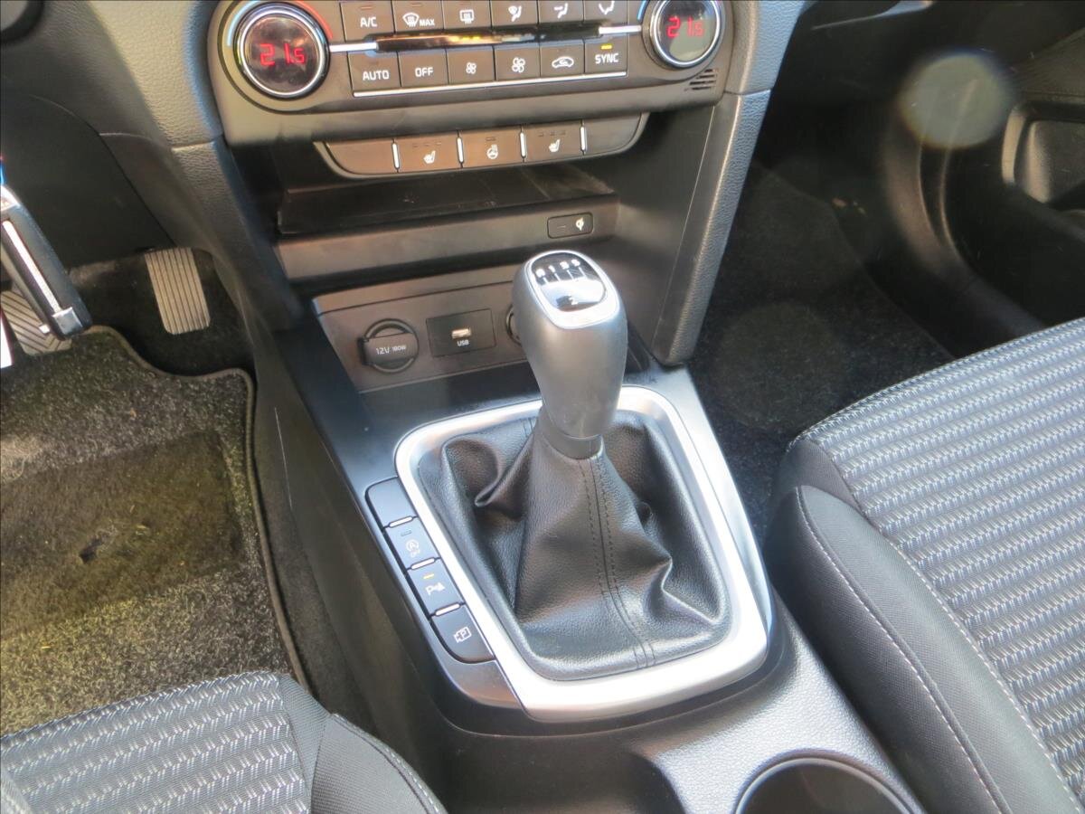 KIA Ceed Hatchback 1,5 l 118 kw