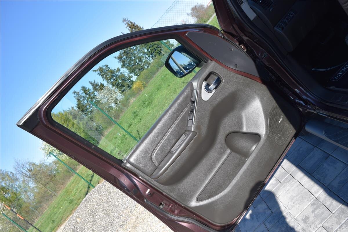 Nissan Navara Pick-up 3,0 l 170 kw