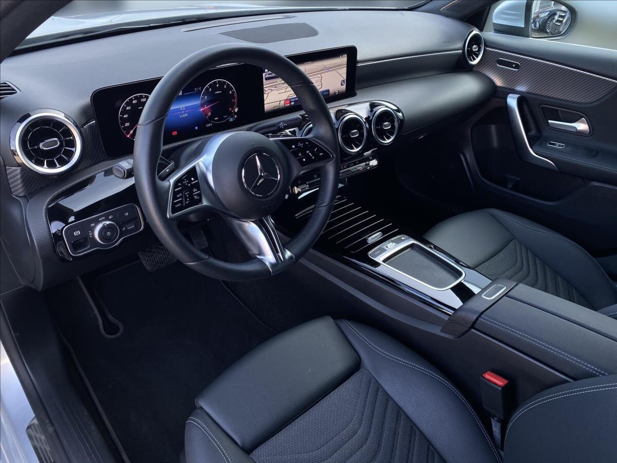 Mercedes-Benz Třídy A Hatchback 1,3 l 120 kw