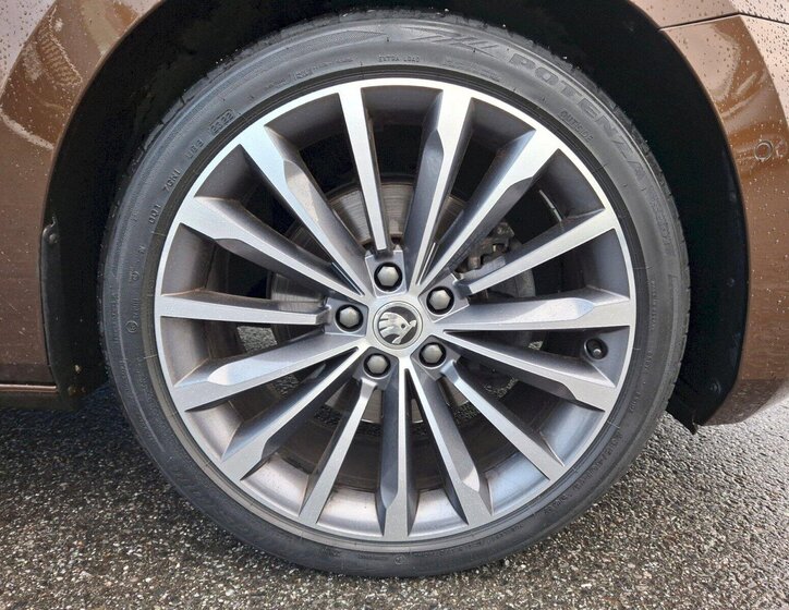 Škoda Superb Kombi 2,0 l 147 kw