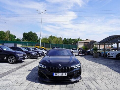 BMW Řada 8 Kupé 4,4 l 390 kw